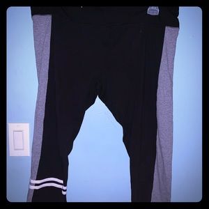 SO colorblock and stripe capris